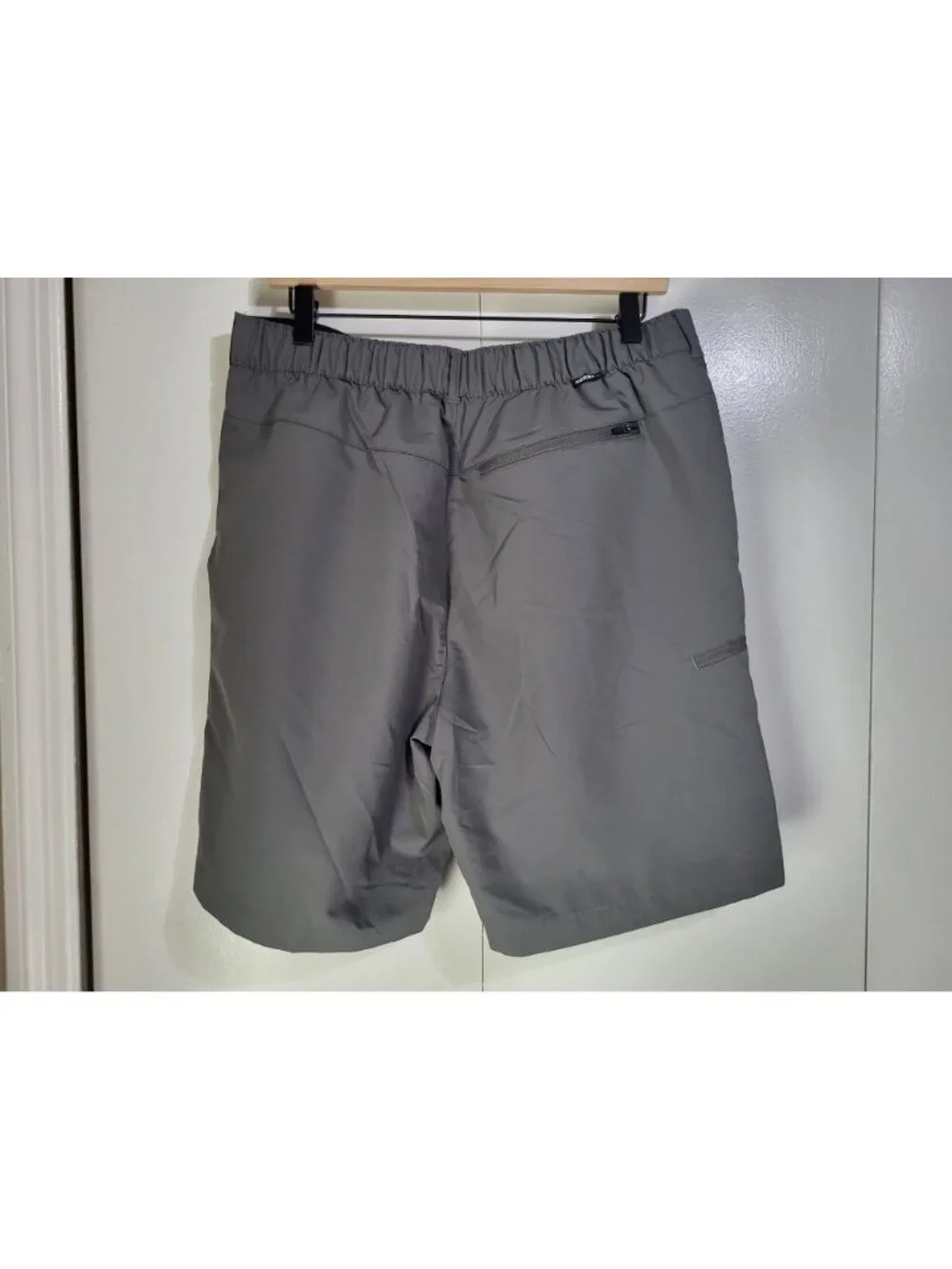 Gerry Men's SZ 34 Gray Tech Shorts Hiking Outdoor Athleisure Zip Pockets - Picture 2 of 10